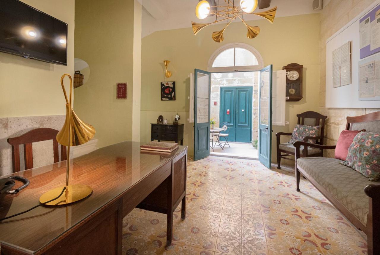 セント・ポールズ・ベイ Casa Ricca Bed & Breakfast エクステリア 写真