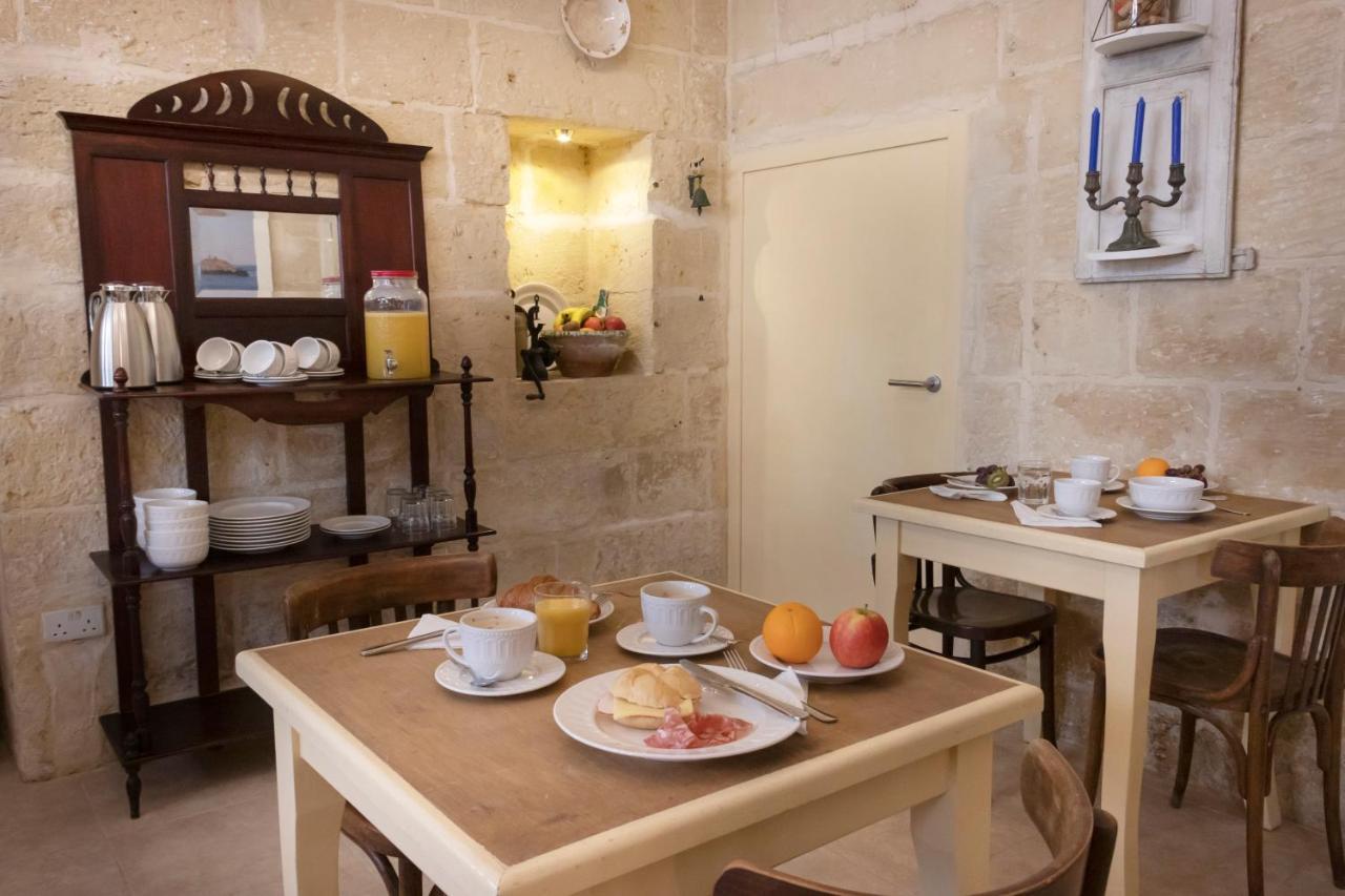 セント・ポールズ・ベイ Casa Ricca Bed & Breakfast エクステリア 写真