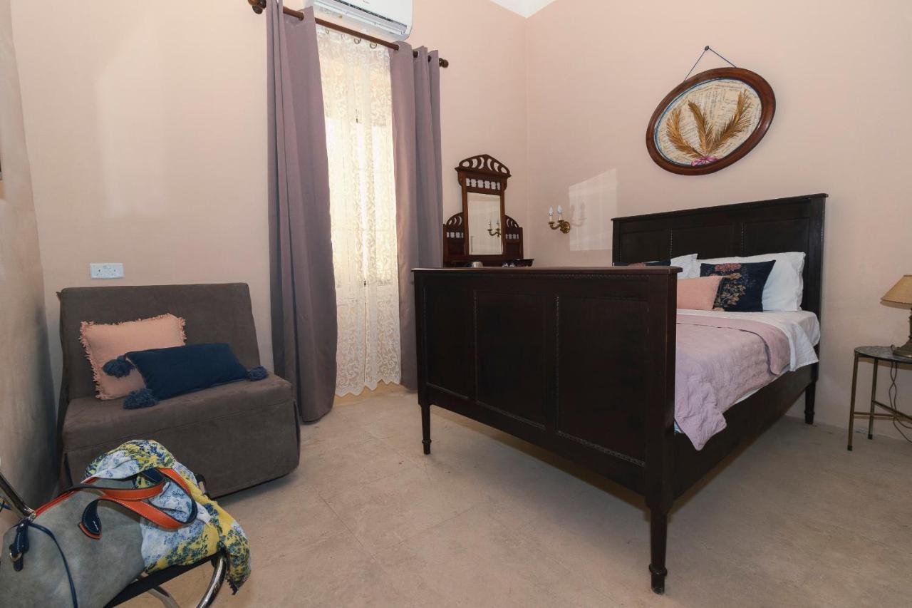 セント・ポールズ・ベイ Casa Ricca Bed & Breakfast エクステリア 写真