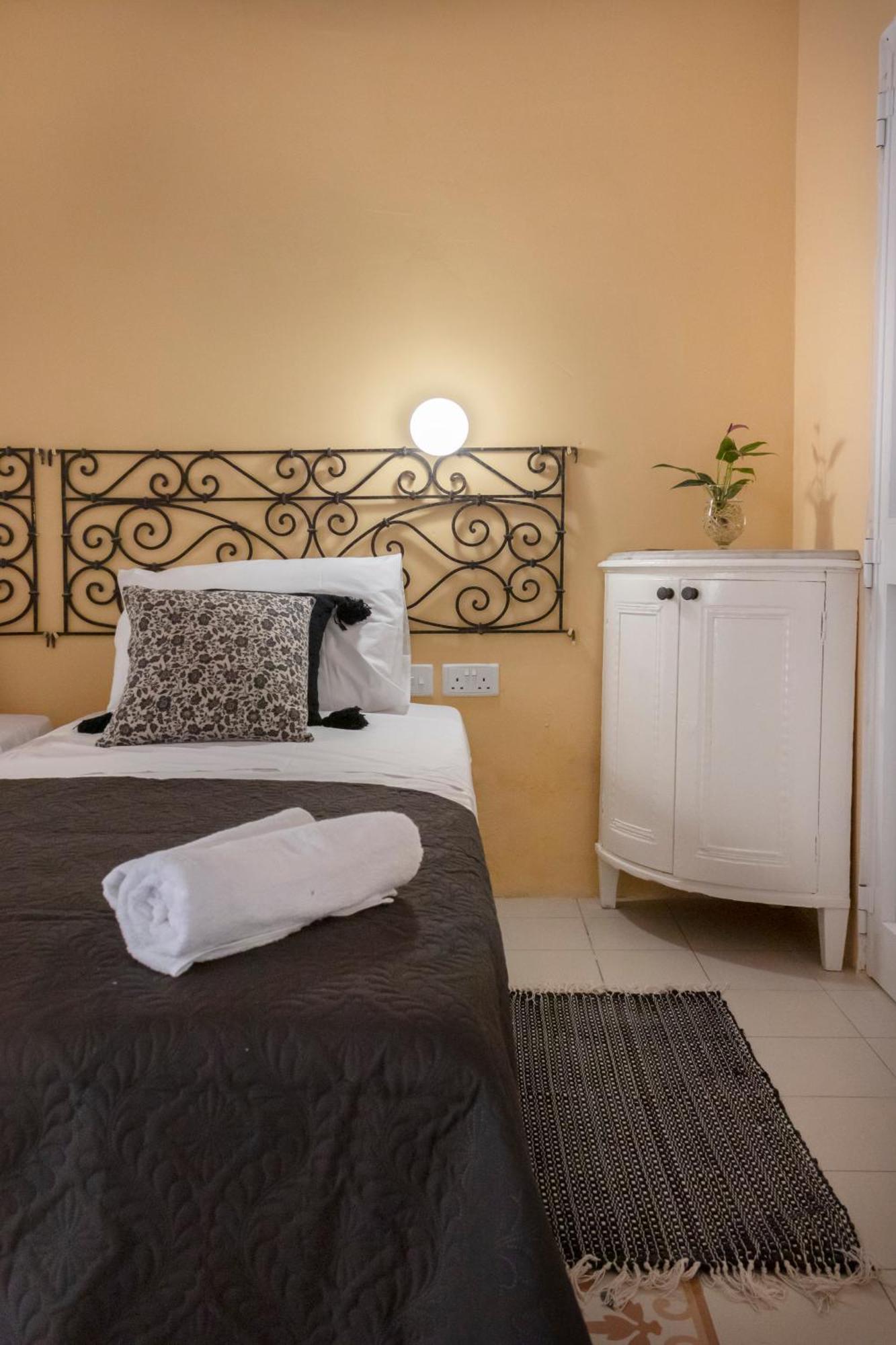 セント・ポールズ・ベイ Casa Ricca Bed & Breakfast エクステリア 写真