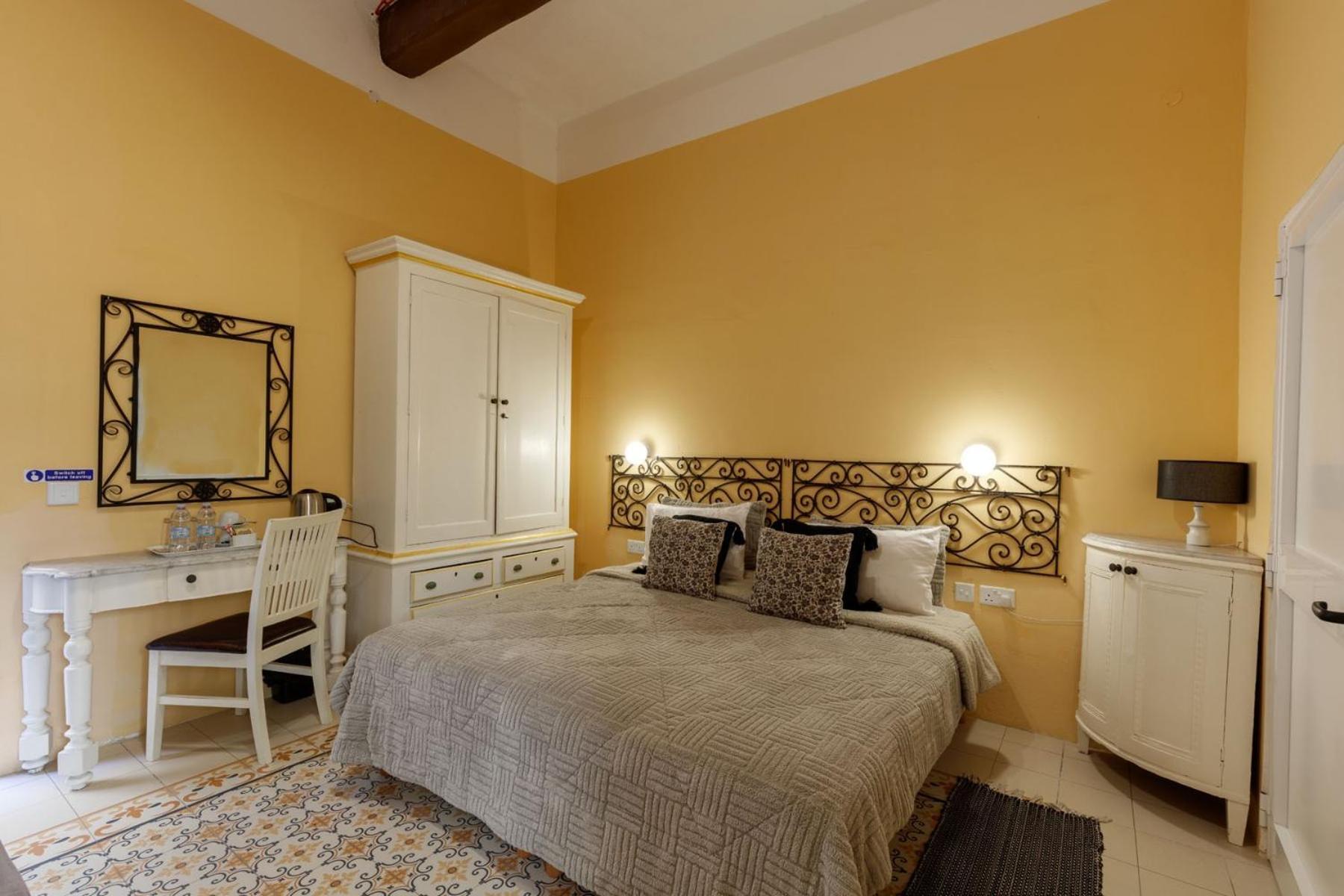 セント・ポールズ・ベイ Casa Ricca Bed & Breakfast エクステリア 写真